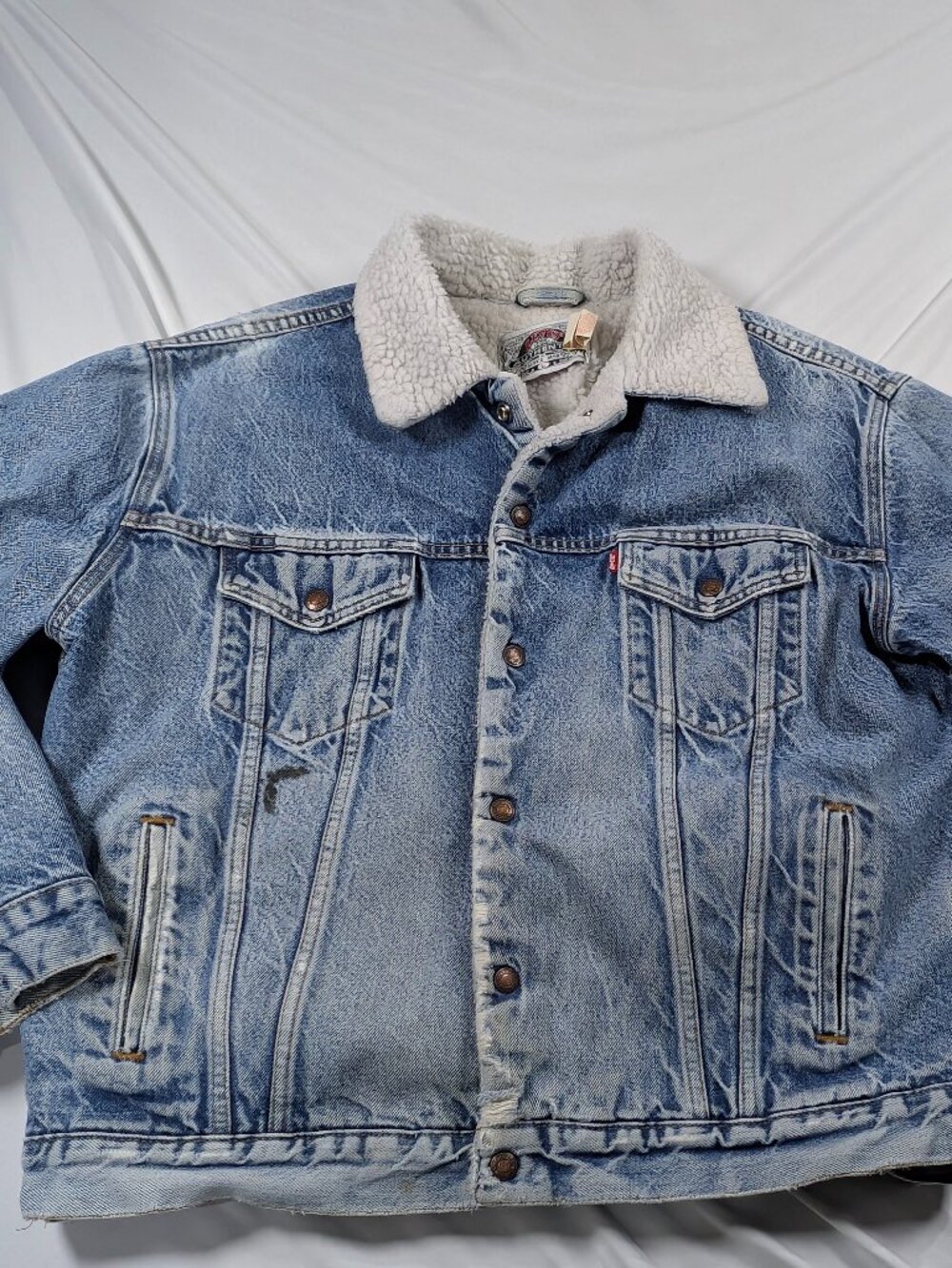 Vintage 90s Levi’s 70609-0216 Sherpa Lined Denim Trucker Jacket Light Wash